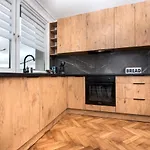 Jagielonska 1/3 *