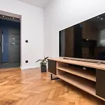 Jagielonska 1/3 *